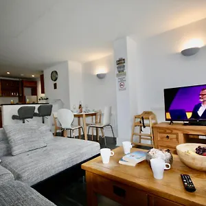 https://bournemouth-hot-tub-sauna-holiday-let.tophotelsbath.com